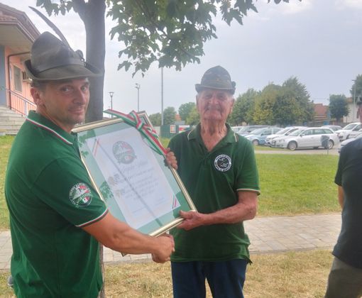 Morozzo, omaggio ad Angelo Vinai: oltre 60 anni tra le penne nere