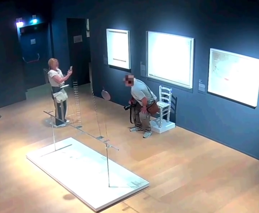 Diventa virale la distruzione della 'Sedia Van Gogh': l’autore è lo scultore saluzzese Nicola Bolla