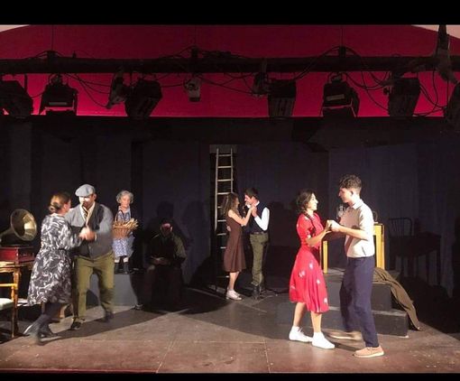 Una scena di "Lontano, dietro le nuvole"