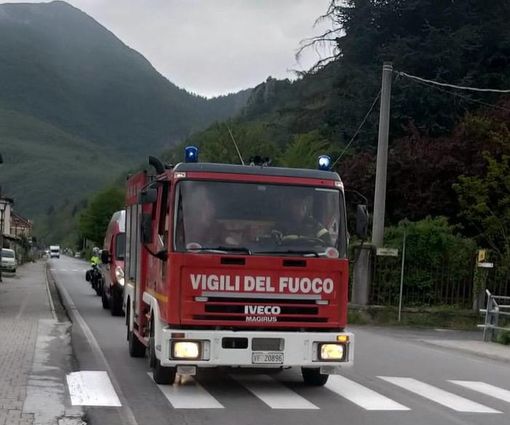 Garessio, auto esce di strada e finisce in una scarpata sulla strada che va a Mindino Garessio, auto esce di strada e finisce in una scarpata sulla strada che va a Mindino