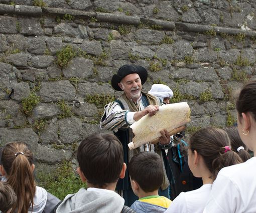 “La lettera rubata”: a Cuneo lo spettacolo teatrale itinerante “La lettera rubata”: a Cuneo lo spettacolo teatrale itinerante