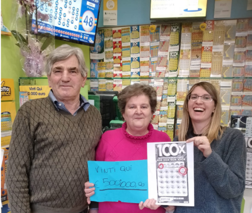 I titolari della tabaccheria "Da Lorena"