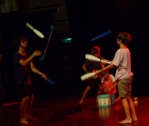 Immagine tratta dalla pagina Facebook dell'associazione Fuma che 'nduma