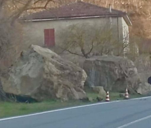 Frana a Saliceto sulla provinciale 439 Frana a Saliceto sulla provinciale 439