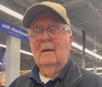 "Ho 88 anni e devo lavorare", il web gli dona 1 milione e lo manda in pensione