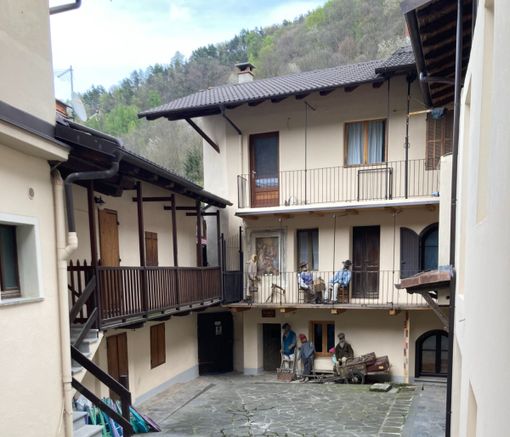 Il cortile dell'ecomuseo di Castelmagno