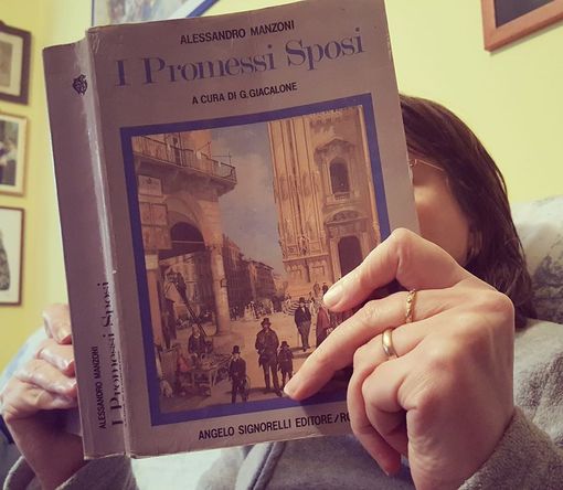 In attesa della nuova stagione, il Caffè Letterario di Bra invita a riprendere in mano ‘I Promessi Sposi’ In attesa della nuova stagione, il Caffè Letterario di Bra invita a riprendere in mano ‘I Promessi Sposi’