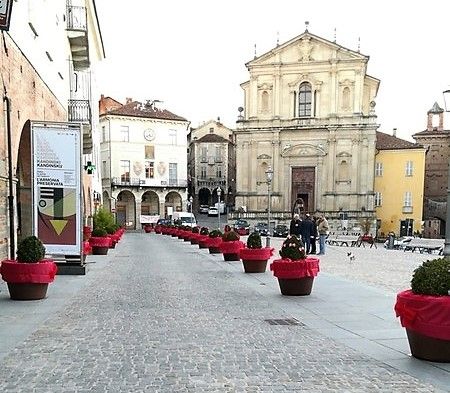 Trasporti pubblici potenziati e le norme fino a giugno: Mondovì presenta la nuova piazza Maggiore Trasporti pubblici potenziati e le norme fino a giugno: Mondovì presenta la nuova piazza Maggiore