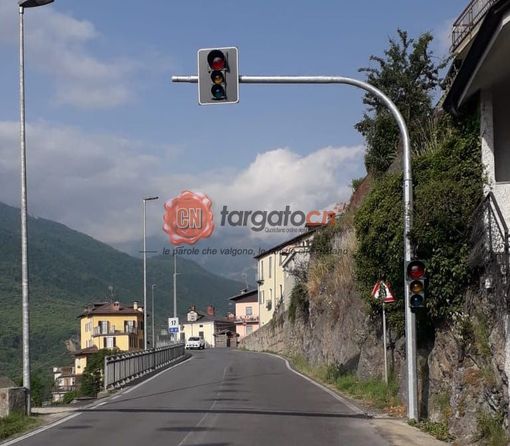 Il semaforo di Demonte, dove saranno installati i rilevatori Il semaforo di Demonte, dove saranno installati i rilevatori