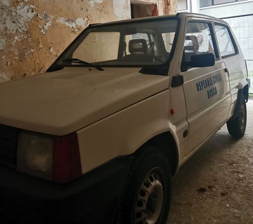 La vecchia Fiat Panda messa in vendita dall'ospedale di Busca