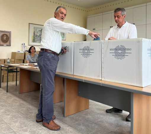 Luigi Gallo, candidato sindaco di Clavesana ha votato