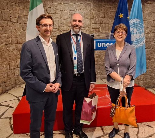 Emanuele Bolla e Marco Scuderi con Denise Bax, segretario generale Unesco per le città creative