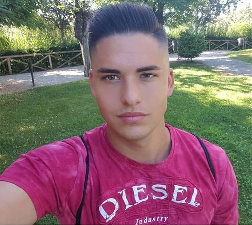 “Sarai sempre il nostro capitano”: commozione a Cervere per Alessio Scarzello, il 20enne trovato morto in alta valle Varaita “Sarai sempre il nostro capitano”: commozione a Cervere per Alessio Scarzello, il 20enne trovato morto in alta valle Varaita