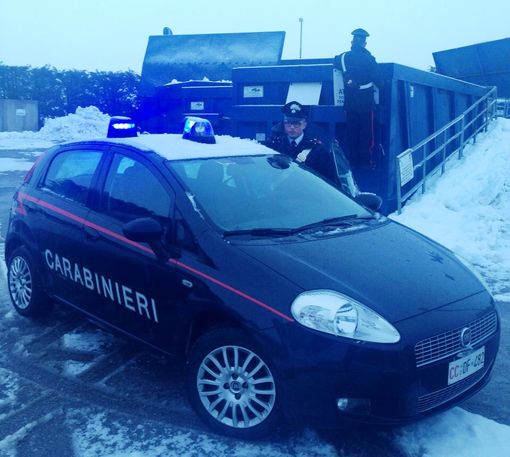 Furti di metalli nelle isole ecologiche e traffico illecito di rifiuti: i carabinieri di Bra e Narzole denunciano 88 persone