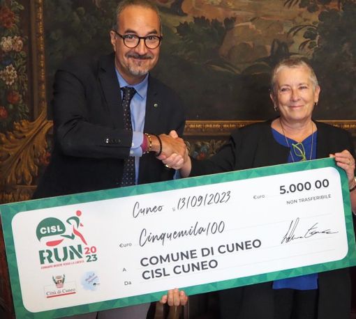 Cuneo: consegnato nelle mani della Sindaca il ricavato di CISL Run Cuneo: consegnato nelle mani della Sindaca il ricavato di CISL Run
