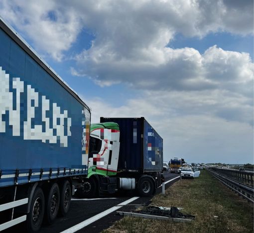 Incidente sulla A6 tra Fossano e Marene, coinvolti due mezzi pesanti e un'auto