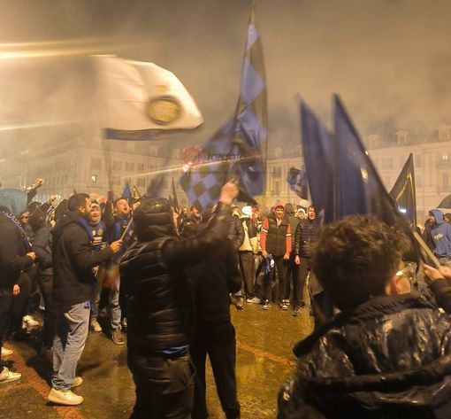 Inter, è scudetto: a Cuneo caroselli, cori e fuochi d'artificio [VIDEO]