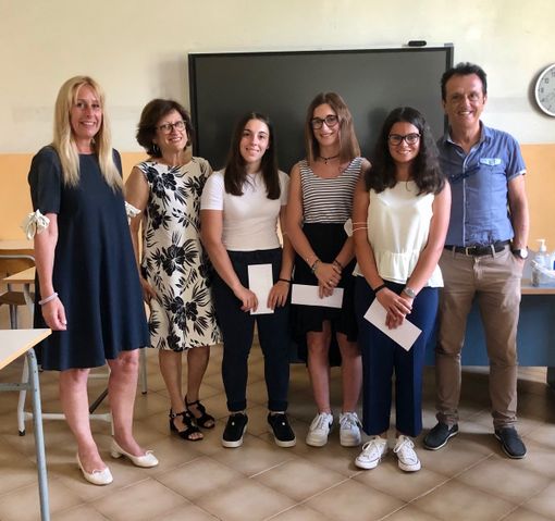 Studentesse dell'istituto "Baruffi" di Ceva vincono la borsa di studio dedicata all'ingegnere Claudio Fagetti Studentesse dell'istituto "Baruffi" di Ceva vincono la borsa di studio dedicata all'ingegnere Claudio Fagetti