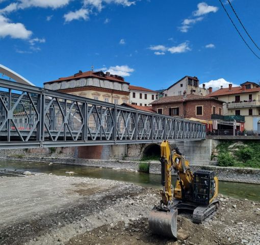 Garessio, rimossa la passerella Bailey presa in affitto nel 2020, dopo l'alluvione [VIDEO]