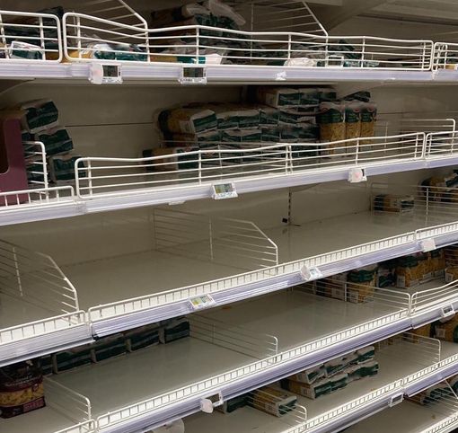 "Non siamo in un'economia di guerra", ma anche in Granda si svuotano gli scaffali di pasta, farina e cibo a lunga conservazione "Non siamo in un'economia di guerra", ma anche in Granda si svuotano gli scaffali di pasta, farina e cibo a lunga conservazione