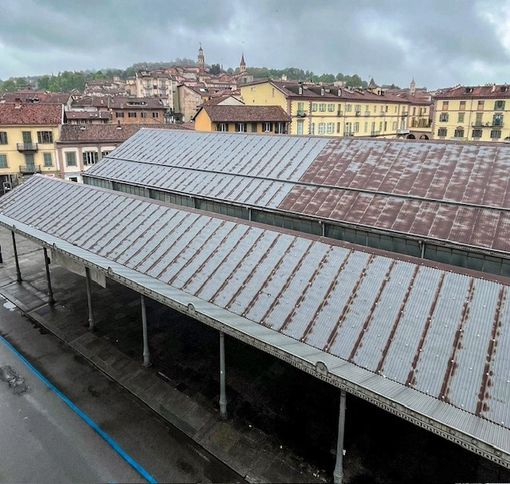 Il tetto ammalorato dell'Ala di Piazza Cavour