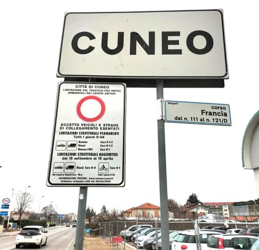 Da lunedì 15 settembre tornano in vigore le misure antismog. Ma senza le nuove limitazioni previste per gli Euro 5