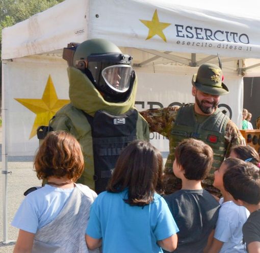 I Genieri Alpini dell'Esercito accolgono in caserma i bimbi della primaria San Domenico di Fossano