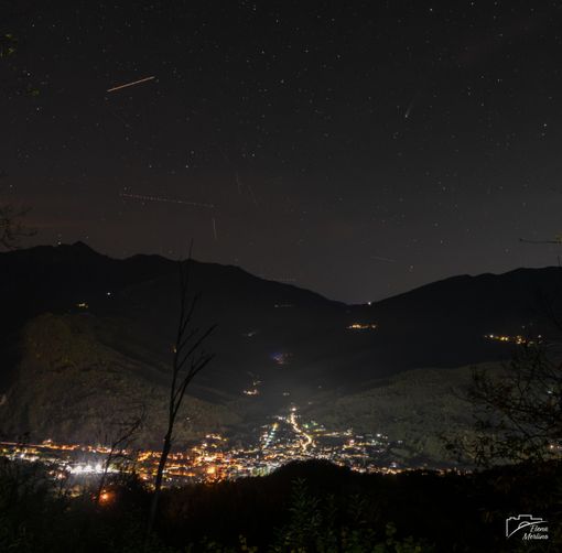 La cometa nello scatto di Elena Merlino La cometa nello scatto di Elena Merlino