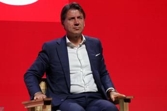 M5S, Conte: &quot;Grillo schiaffeggia iscritti, rivoteremo al più presto&quot;