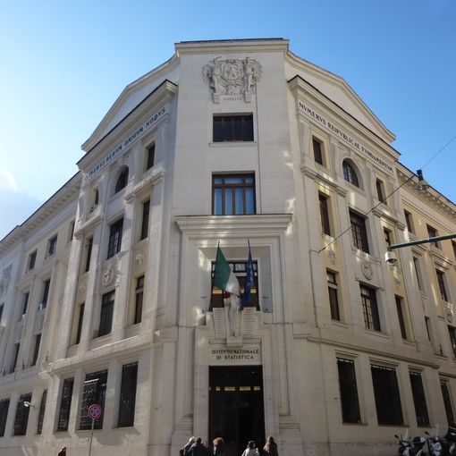 La sede dell'Istat a Roma (Lalupa, Concessione della licenza CC BY-SA 4.0, via Wikimedia Commons)