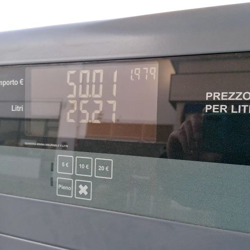 Prezzi carburanti: decreto in vigore, sconti alla pompa attesi in giornata