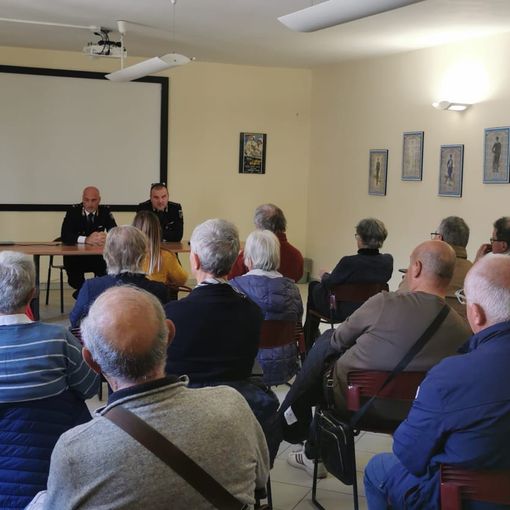 I volontari del Servizio civico a lezione dalla Polizia Locale di Bra