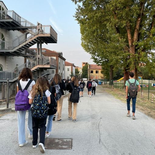 L'ingresso dei Licei Scientifico e Artistico, all'ex Caserma Govone
