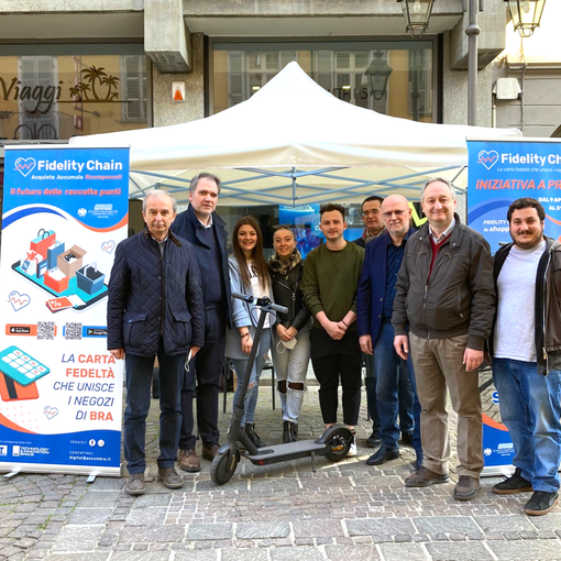 Anche il sindaco Fogliato, insieme ai vertici Ascom, al punto informativo allestito oggi nella centralissima via Cavour