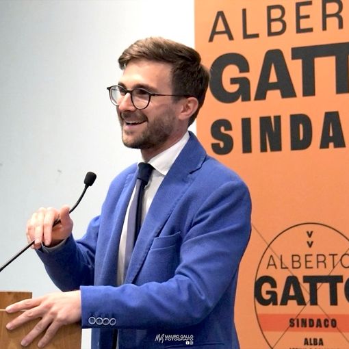 Nella fotogallery alcuni momenti della serata e i gruppi di candidati in corsa nelle diverse liste della coalizione (Ph. Mauro Gallo Foto, Alba)