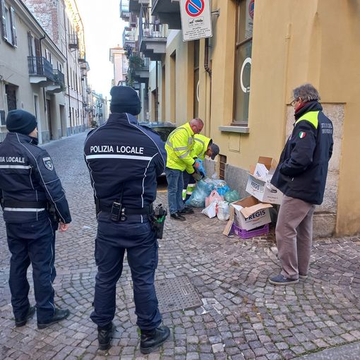 Porta a porta a Cuneo, più controlli e sanzioni: entrano in servizio gli &quot;ispettori ambientali&quot;