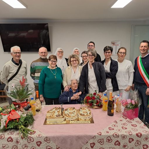 Piozzo in festa per i 100 anni della signora Maddalena