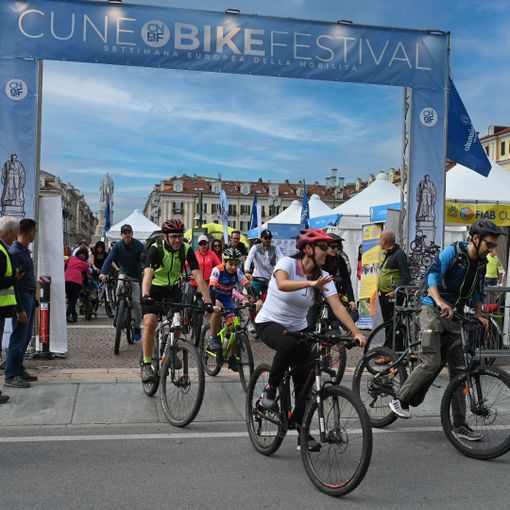 Da domani il “Cuneo Bike Festival” propone con un ricco programma di eventi sulle “scelte” a due ruote Da domani il “Cuneo Bike Festival” propone con un ricco programma di eventi sulle “scelte” a due ruote
