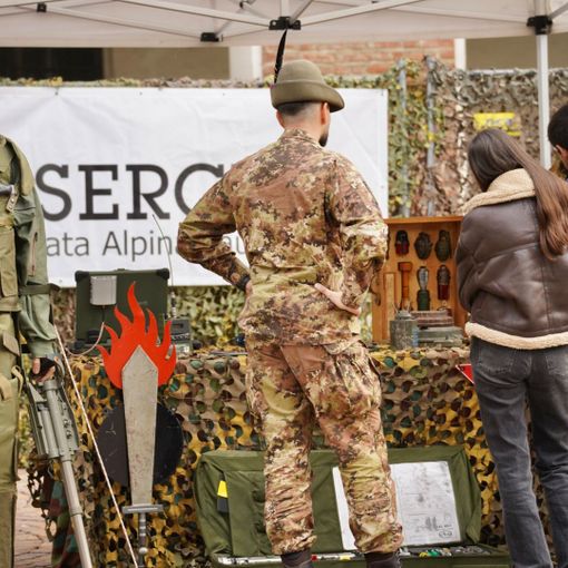 Alpinatour a Torino, l'esposizione curata dal 32° reggimento genio di Fossano della brigata Taurinense