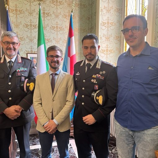 Da sinistra il luogotenente Grosso, il sindaco Gatto, il capitano Giuseppe Santoro e l'assessore Tibaldi