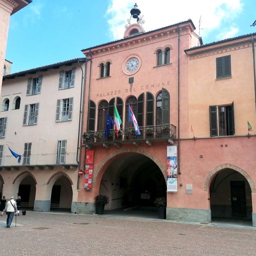 Alba: il primo Consiglio comunale convocato dal sindaco Gatto potrà anche essere seguito su schermi fuori dalla sala del Consiglio