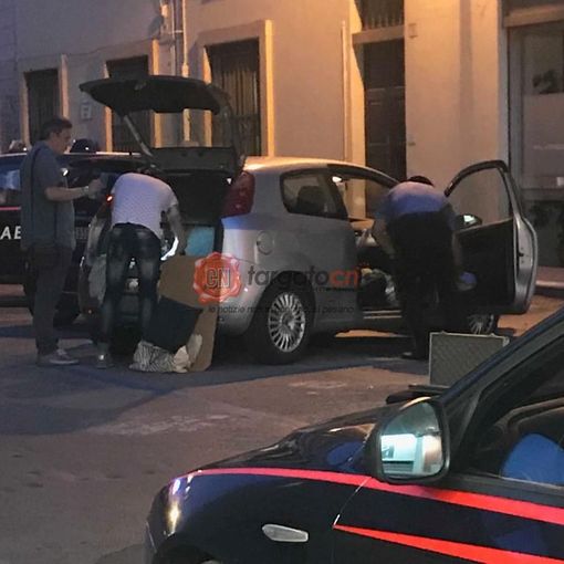 Continuano i rilievi sul luogo della sparatoria