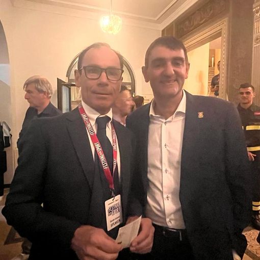 Il sindaco Dario Tallone con Davide Cassani