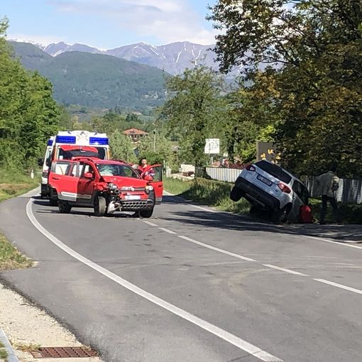 Incidente a Bagnolo Piemonte: coinvolte due auto