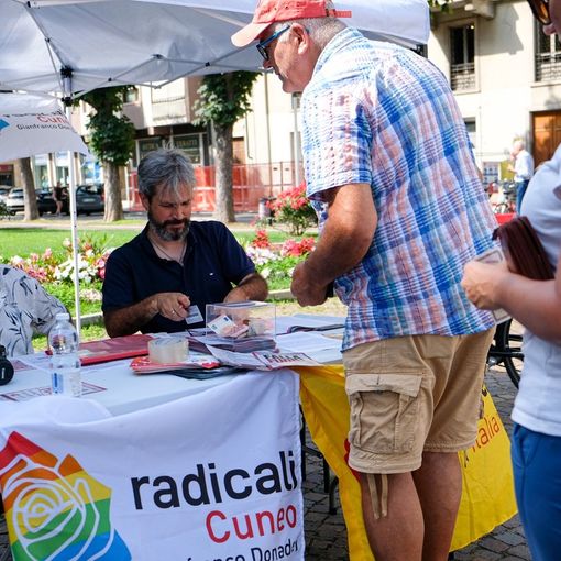 Coltivazione di cannabis: sabato a Cuneo la raccolta firme dei Radicali