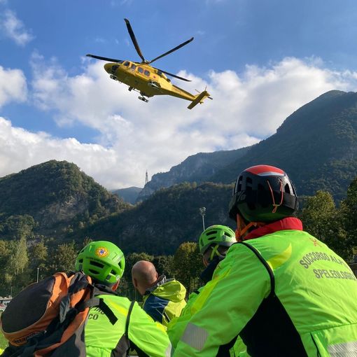Nelle foto alcune fasi dell'intervento