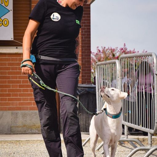 Veronica Penna con il cane Vito