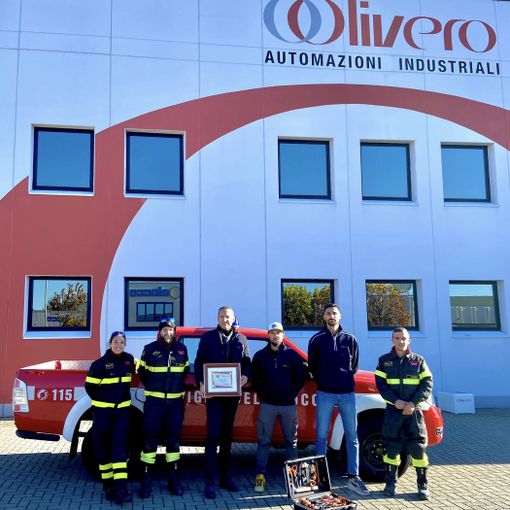 Dronero: donati ai vigili del fuoco pneumatici invernali e attrezzature di soccorso