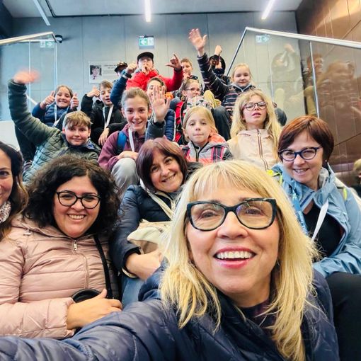 Le classi 5C-5D dell’I.C. Cuneo Corso Soleri accompagnati dalle loro insegnanti, da una componente della segreteria e da due professoresse della Secondaria