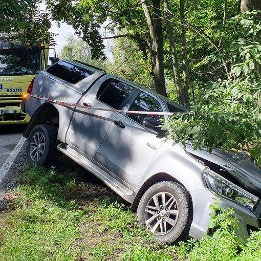 Auto fuori strada tra Roburent e Serra Pamparato